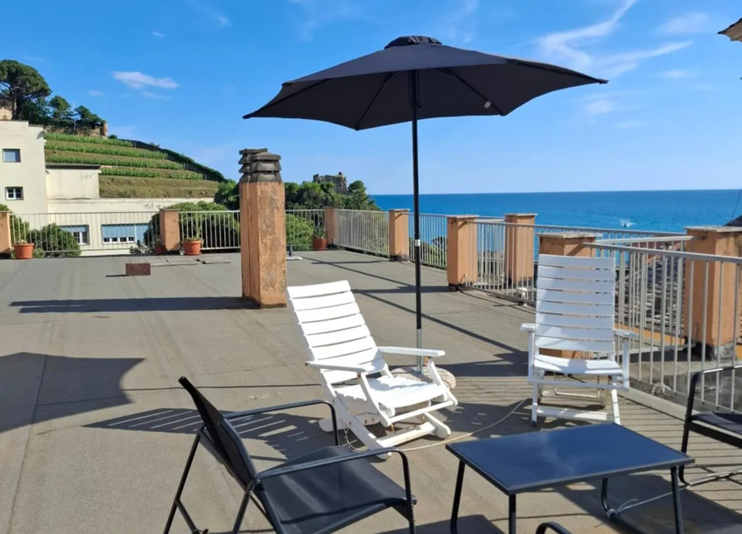 Moneglia Beach Downtown